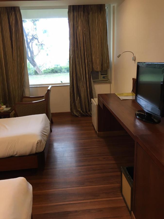 Hotel Jammu Ashok Extérieur photo